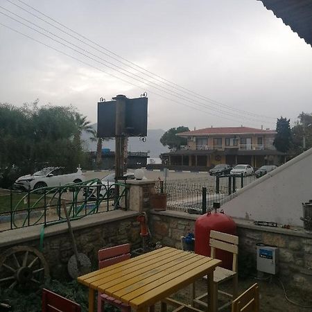 Tashan Otel Foca Exterior photo